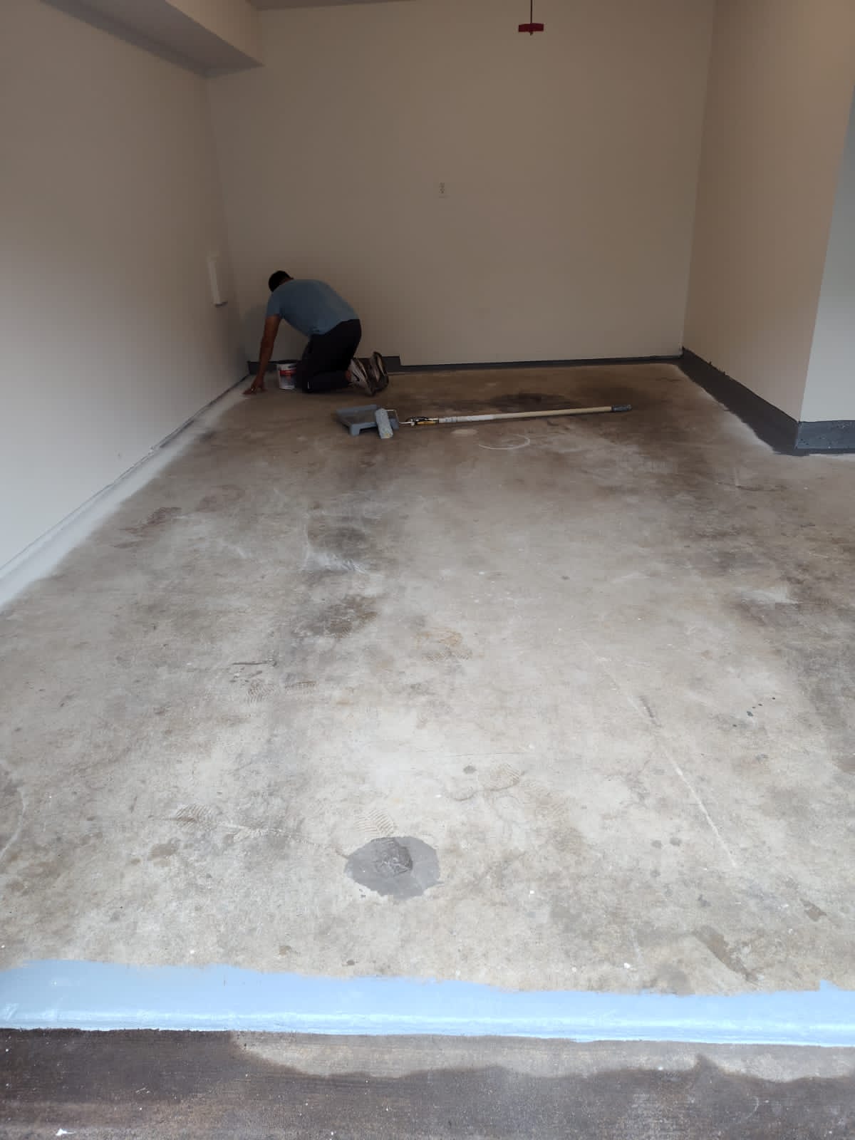 This is Ryan garage epoxy job (6)