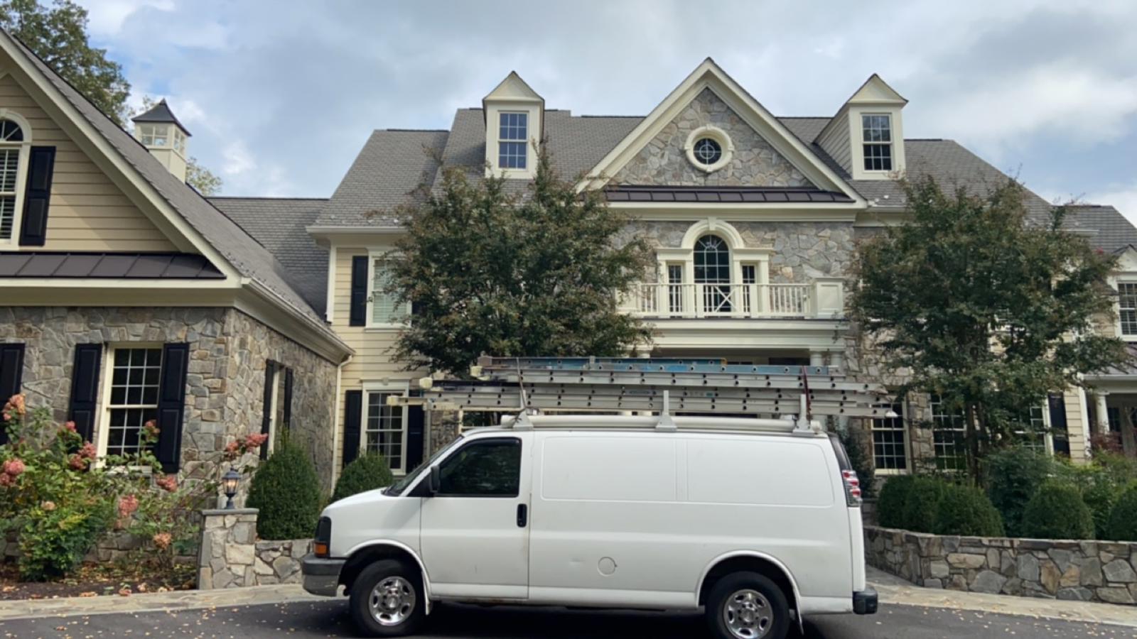 This project is for Lewis finally power wash the exterior house repair all riding wood primer and paint the exterior house (3)
