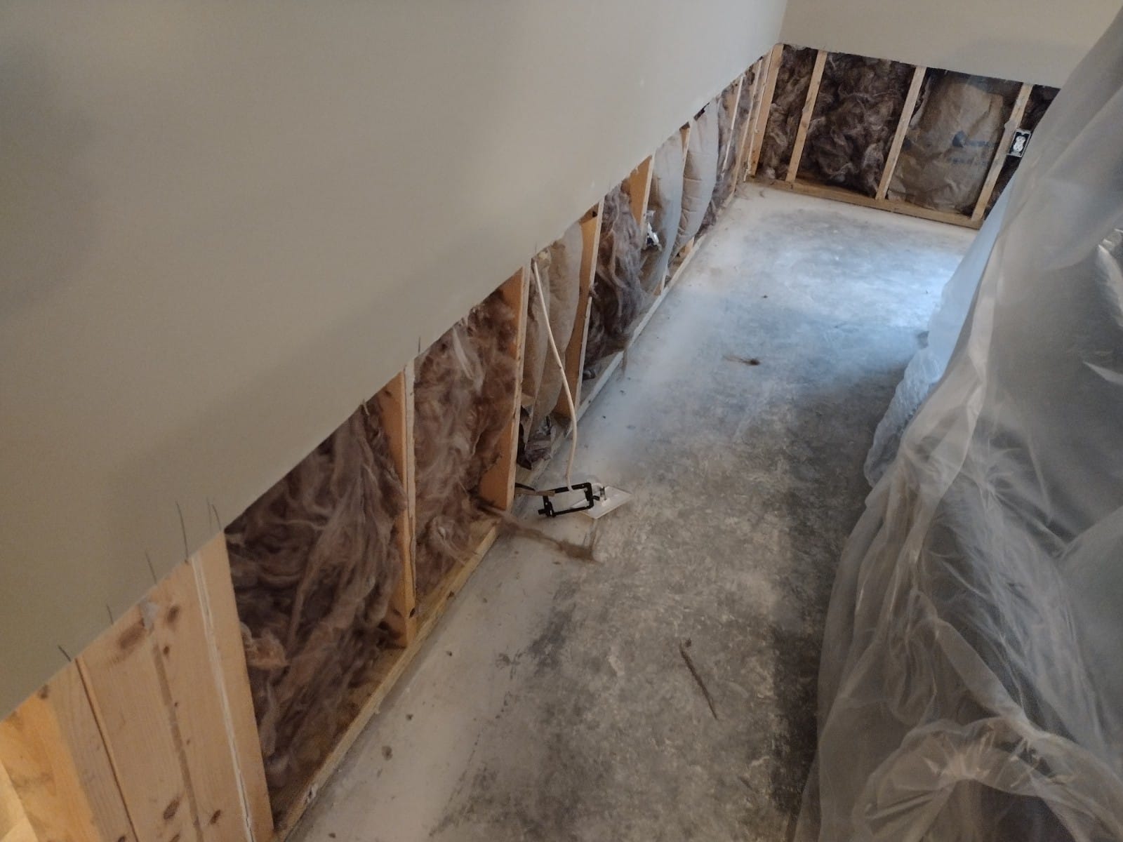 Bristol Va Basemen Drywall Work ,Painting Work And Flooring (36)